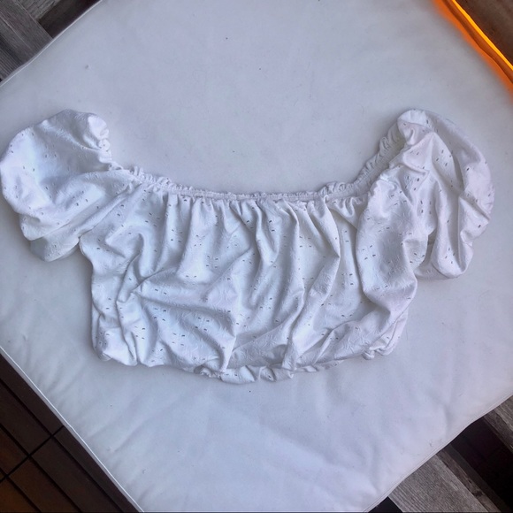 UO Cropped Eyelet top - Picture 7 of 7